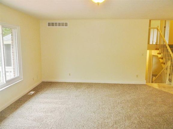 4th image of 1213 Pine Knoll Ct