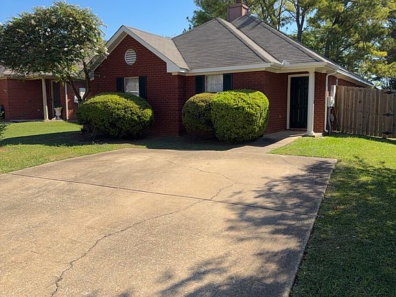2nd image of 1619 Meadow Oak Ct