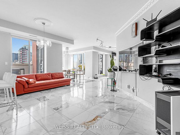 5th image of 18 Beverley St #Penthouse 902