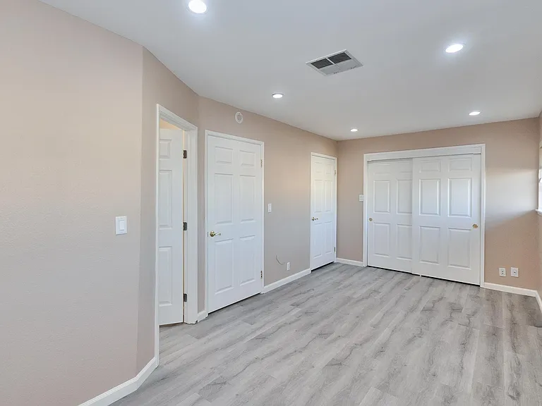 7611 Adelanto Dr — Photo 10
