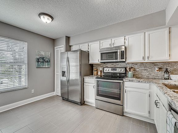 5th image of 12822 Ashbrook Cir E