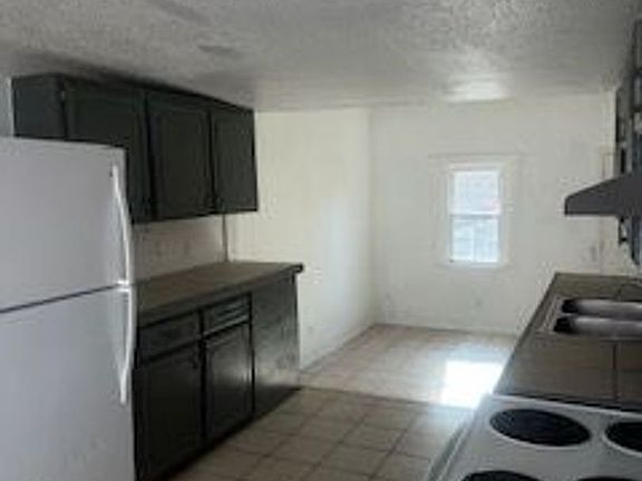 2nd image of 2328 N 32nd St Unit 10