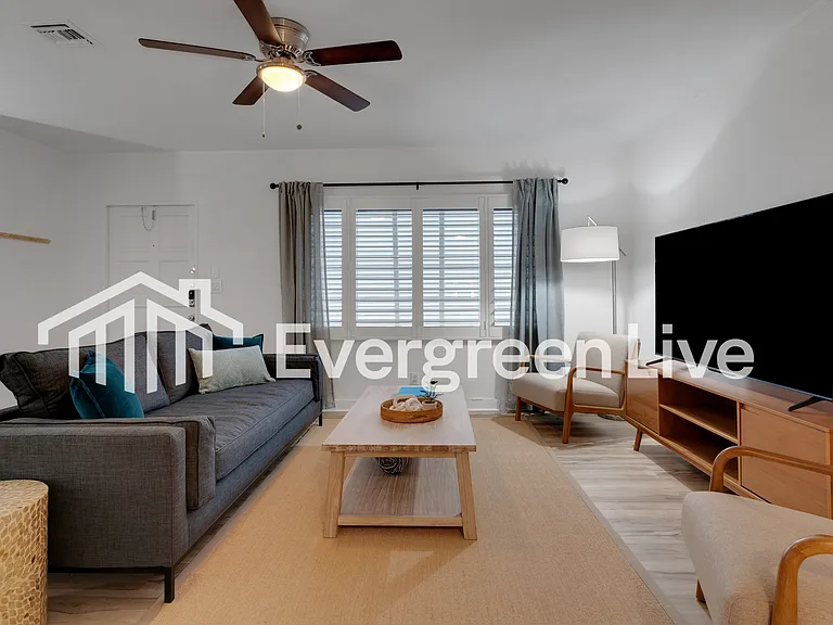 1428 NE 17th Ave — Photo 5