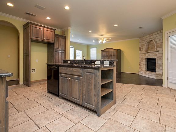5th image of 4007 San Angelo Ave