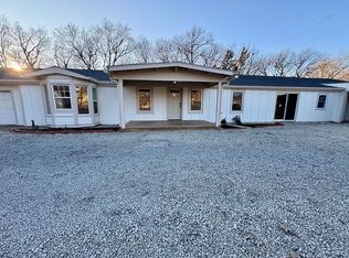 317 S 2nd St, Carbondale, KS 66414