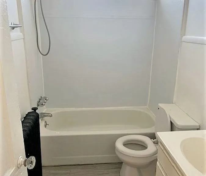 1209 S 58th St #4B — Photo 8