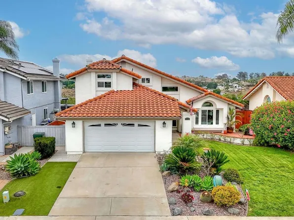 532 Jobe Hill Dr, Vista, CA 92081