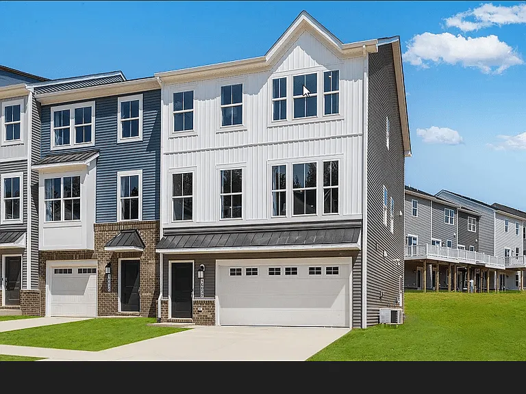 8745 Whitman Dr — Photo 16