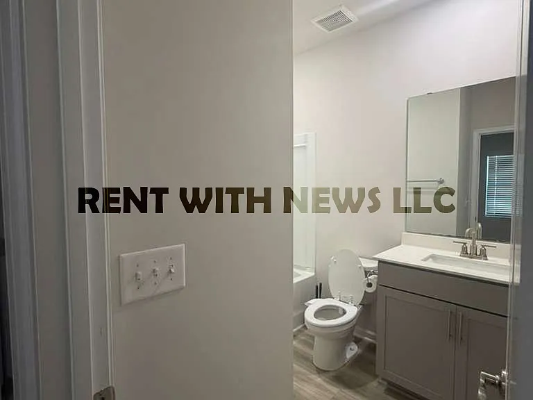 713 Riguard Way — Photo 35