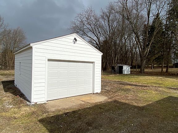 5th image of 1889 Oakes Dr