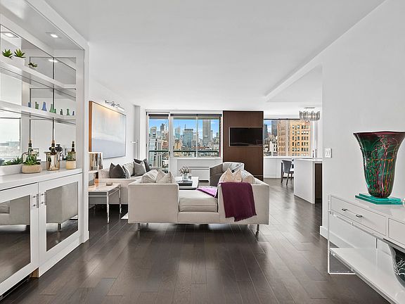 2nd image of 22 W 15th St APT 22B