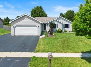 911 Cottonwood Dr, Elwood, IL 60421