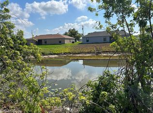 1101 NE 10th Place Cpe, Cape Coral, FL 33909