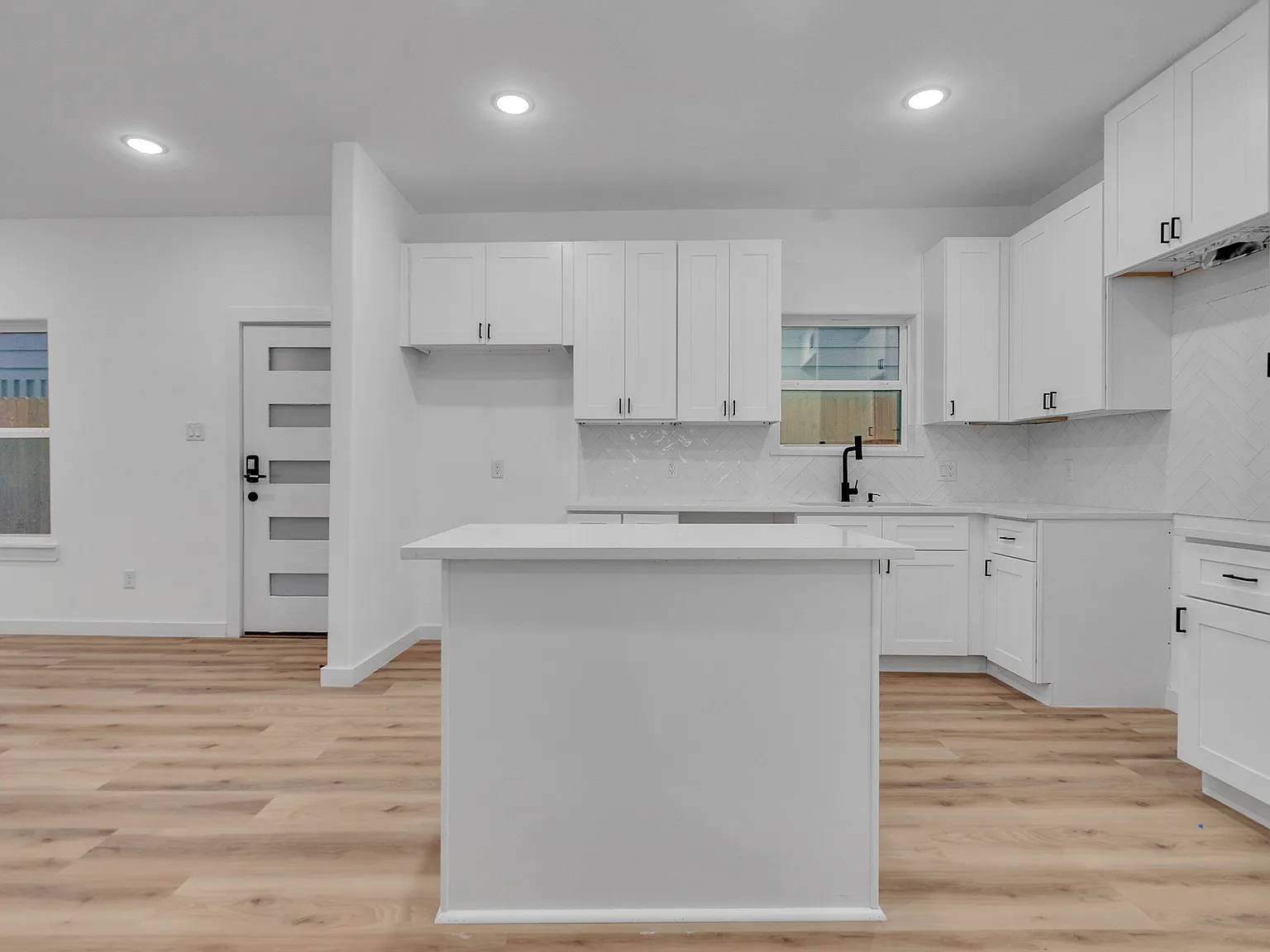 3 bed, 2.5 bath, 1500 sqft, $1,850 — Photo 2