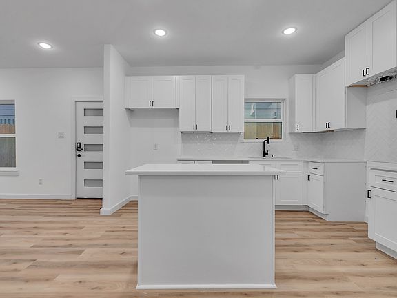 2nd image of 9410 Firnat St #B