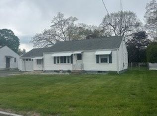 44 Maebeth St, Springfield, MA 01119