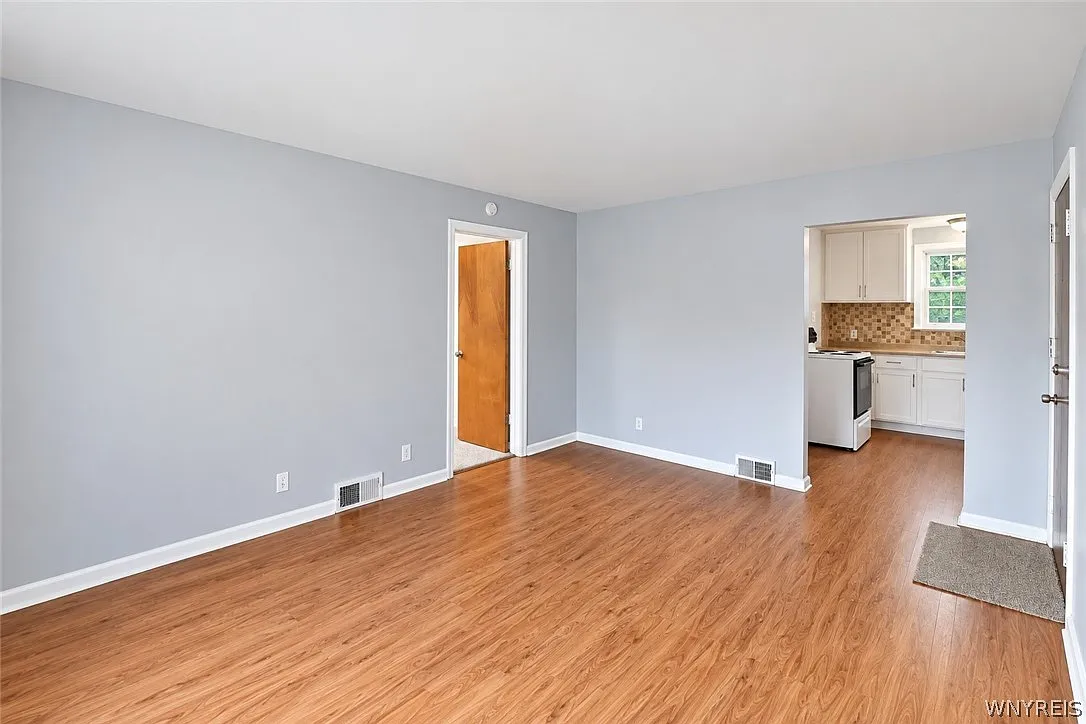 2 bed, 1.0 bath, 625 sqft, $1,200 — Photo 4