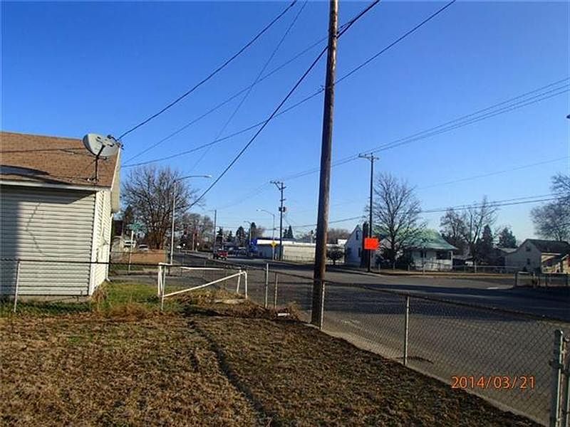 2nd image of 6117 N Crestline St
