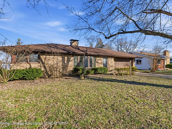 4th image of 15849 Greenway Dr