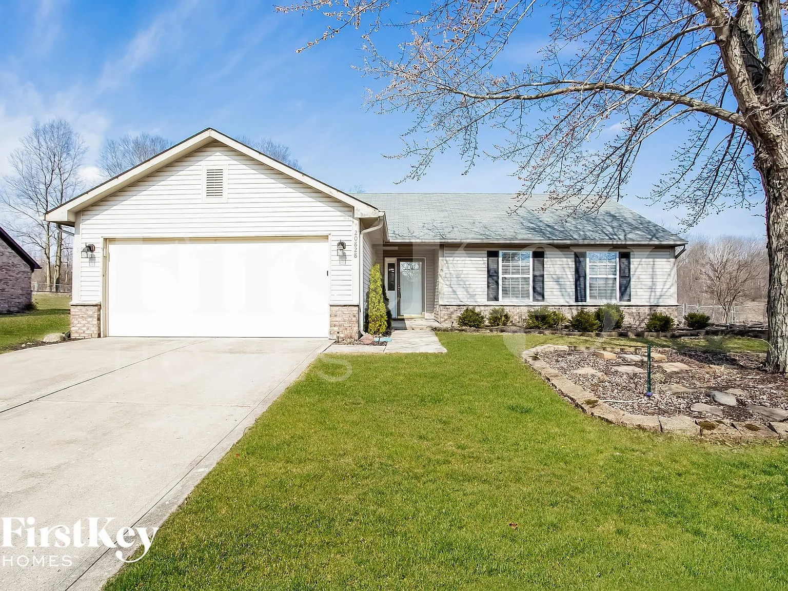 3 bed, 2.0 bath, 1418 sqft, $2,250 — Photo 1