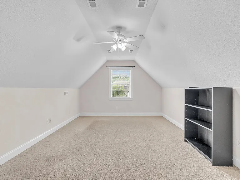 210 Raven Ridge Ct — Photo 31