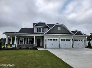 909 Appaloosa Trl, Grimesland, NC 27837