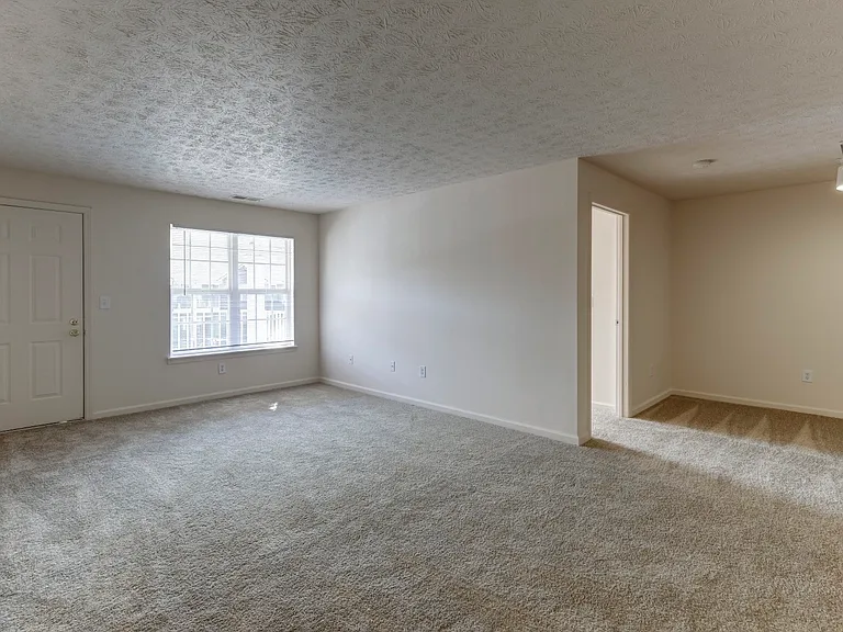 Trotters Pointe Apartments — Photo 18