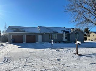 2020 13th Avenue Cir, Watertown, SD 57201