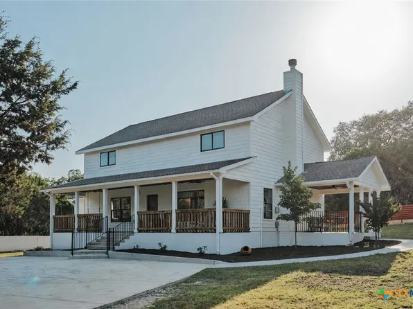 275 Stallion Springs Dr, Fischer, TX 78623