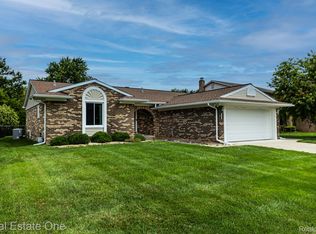 17879 Millstone Dr, Macomb, MI 48044