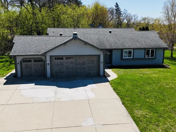 N29W26677 Peterson DRIVE, Pewaukee, WI 53072