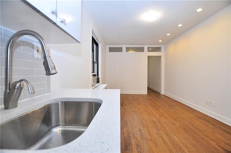 1st image of 312-320 W 23rd St #1I