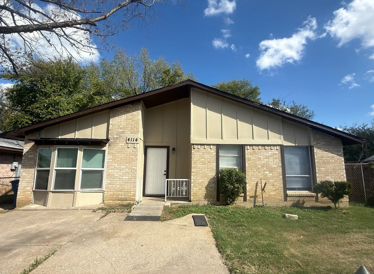 3 bed, 1633 sqft, $2,100 — Photo 1
