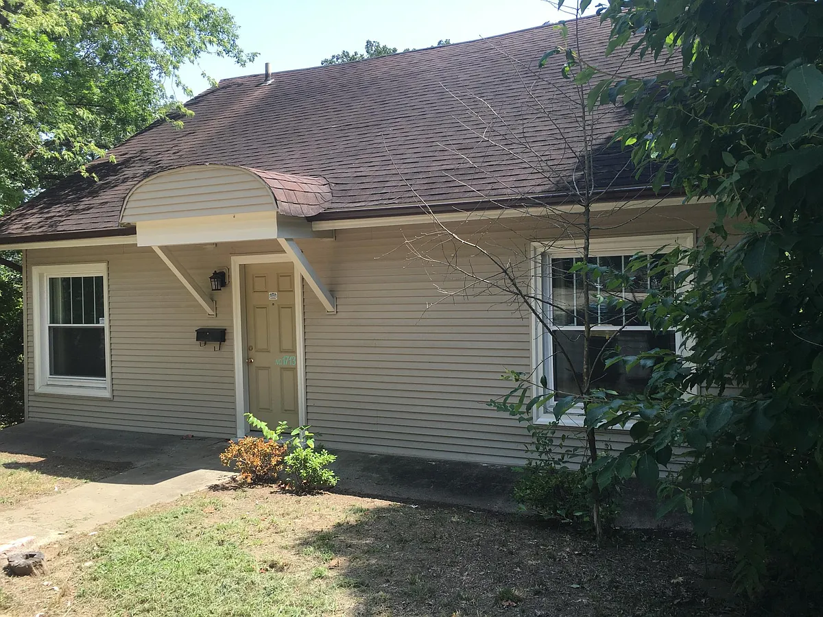 Building Photo - 1713 Kavanaugh Blvd