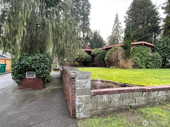 20821 2nd Place SW, Normandy Park, WA 98166