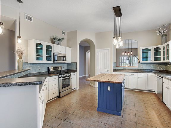 4th image of 536 Minturn Ct NE