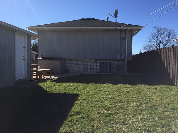2nd image of 17363 Oriole Ave
