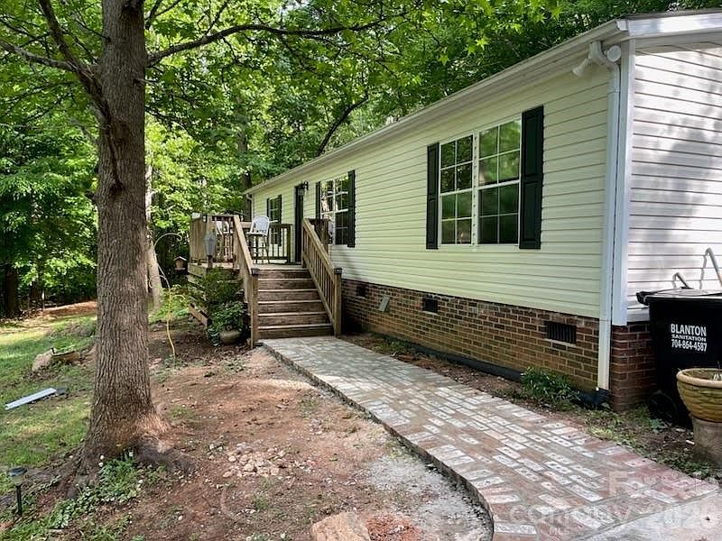 2nd image of 5347 Lewis Rd
