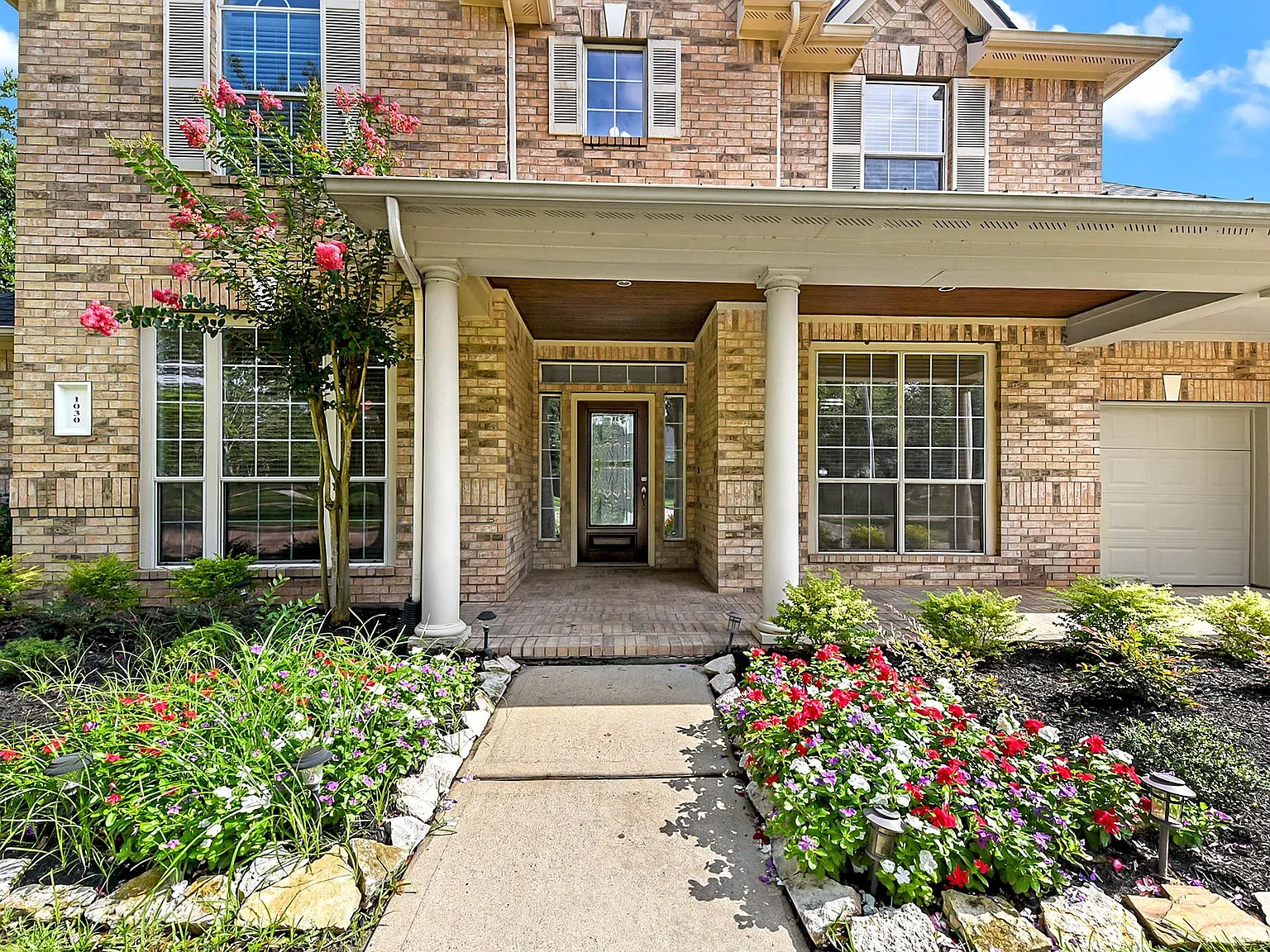 4 bed, 3.5 bath, 4012 sqft, $3,900 — Photo 4
