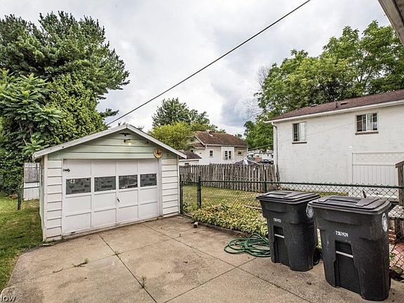 3rd image of 2242 East Ave