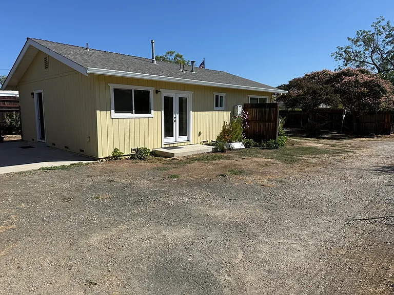 13655 Columbet Ave — Photo 2