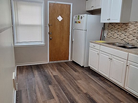 4th image of 20457 Meyers Rd