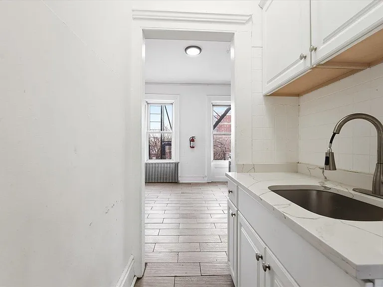 289 Forrest St #2 — Photo 5