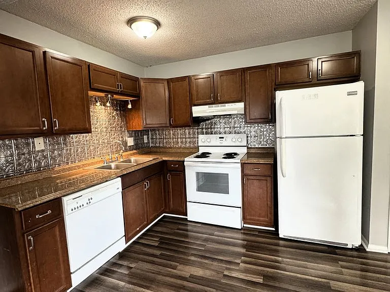 2422 Wynterhall Rd SE #C — Photo 5