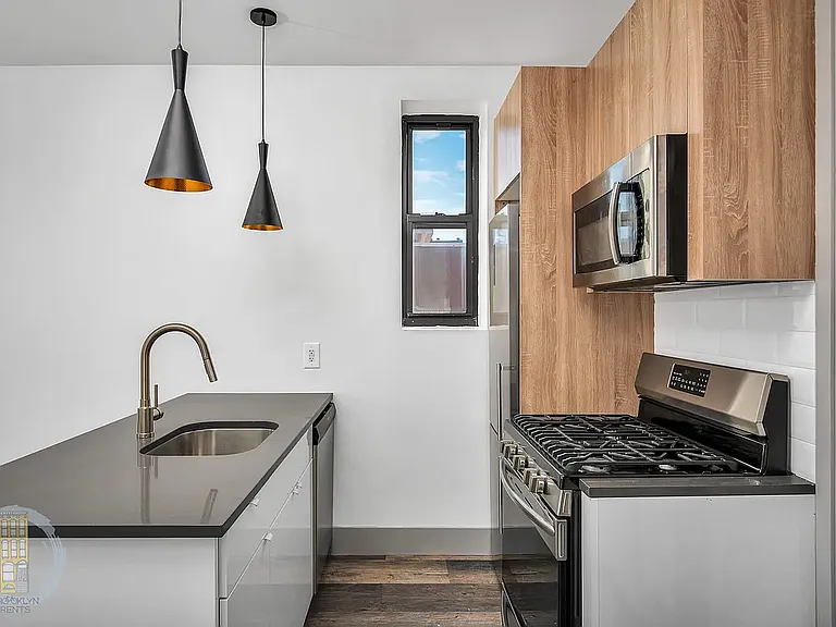 1961 Madison Ave #C2 — Photo 4