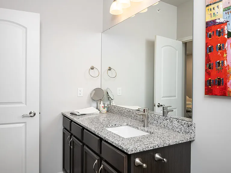 Sugar Creek Apartments — Photo 33