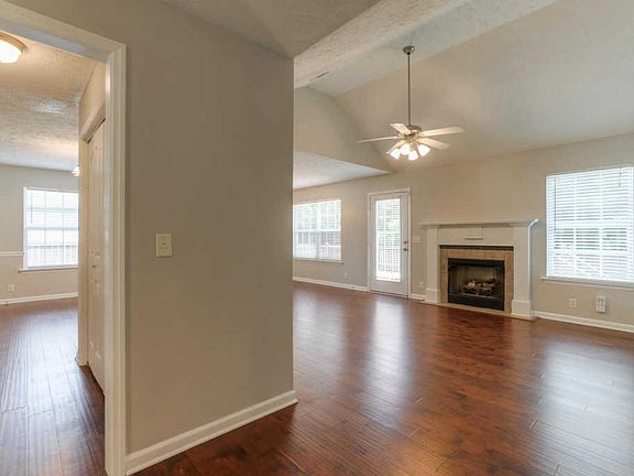 4th image of 2944 Waywood Dr