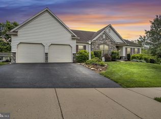 7037 Kendale Dr, Harrisburg, PA 17111