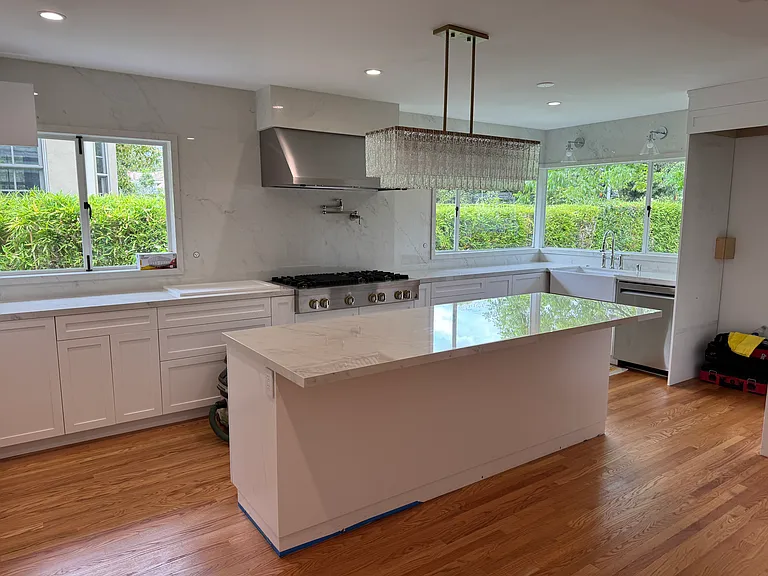 2195 S Los Robles Ave — Photo 3