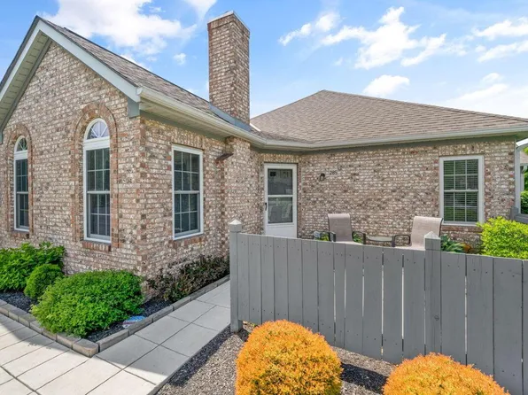 285 Villa Oaks Ln, Columbus, OH 43230